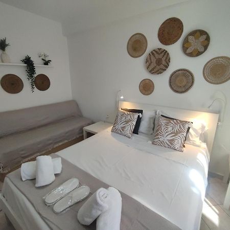 Seagull Apartments Néa Péramos Extérieur photo